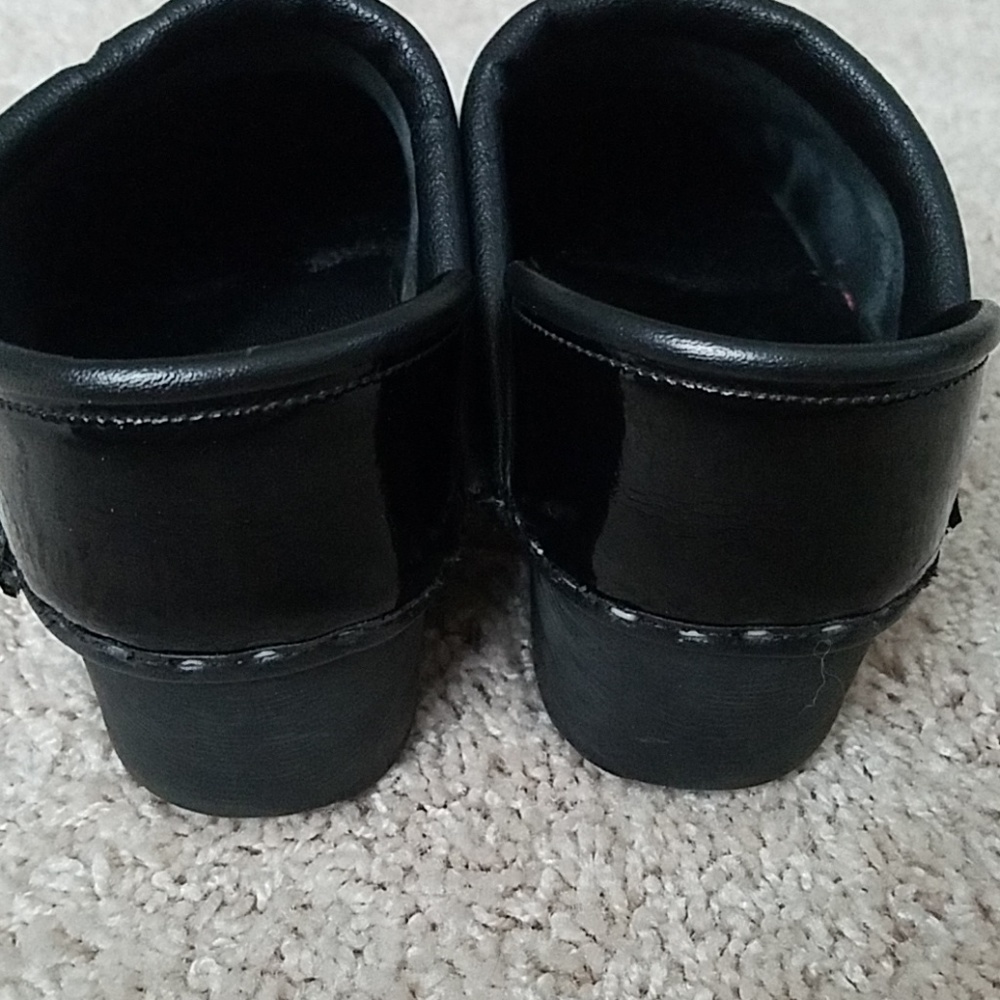 Black clogs - Picture 4 of 5